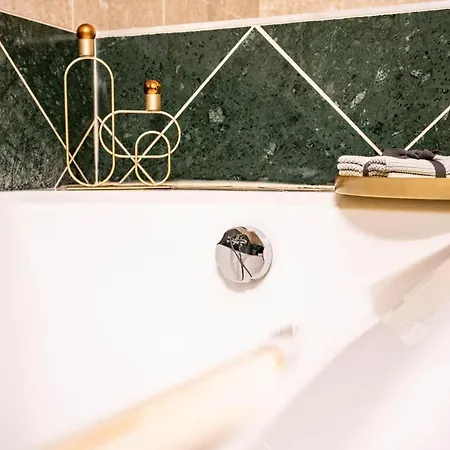 Free Parking! Soho 101, 4 Ppl, Ac, Superfast Wifi, Tv Apartament *