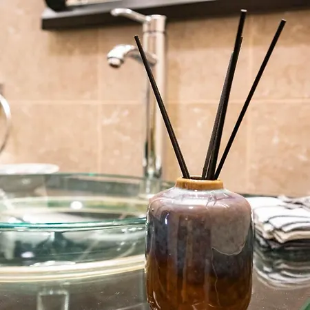 Free Parking! Soho 101, 4 Ppl, Ac, Superfast Wifi, Tv