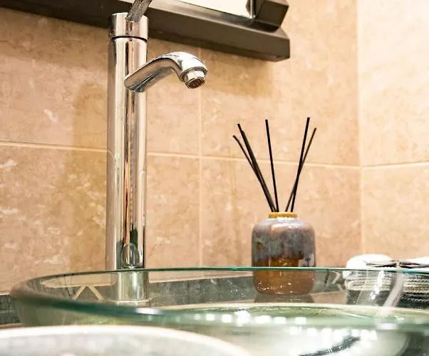 Free Parking! Soho 101, 4 Ppl, Ac, Superfast Wifi, Tv